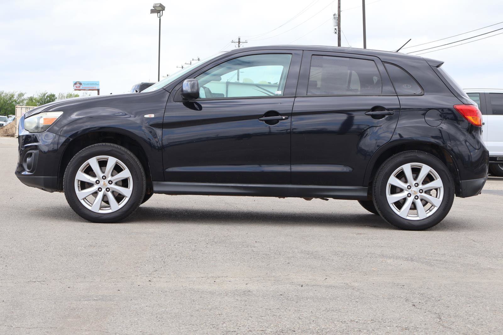 Used 2015 Mitsubishi Outlander Sport ES image 4