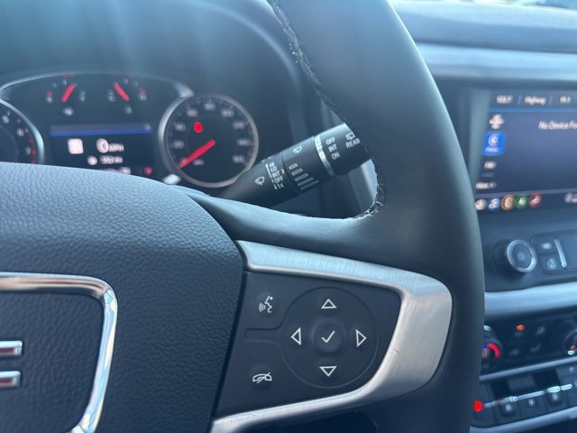 Used 2023 GMC Acadia SLT w/ Elevation Edition image 21