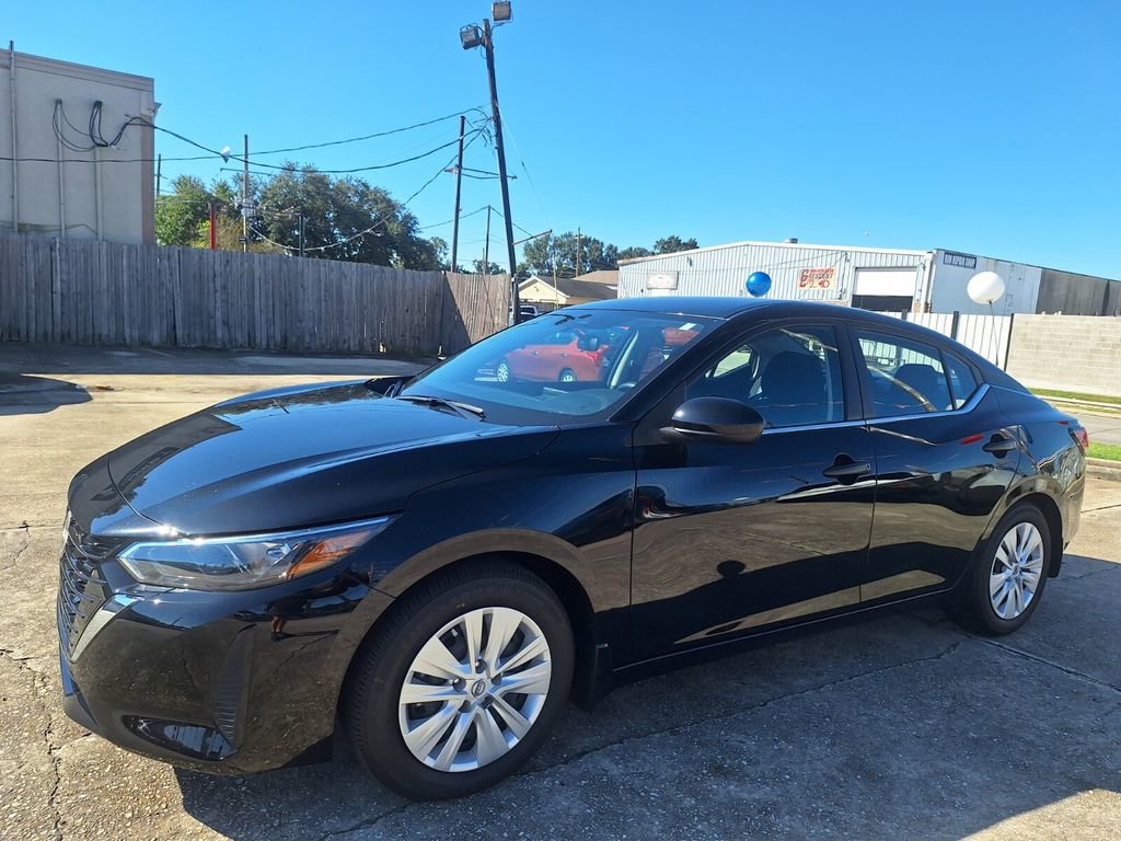 Certified 2025 Nissan Sentra S image 9