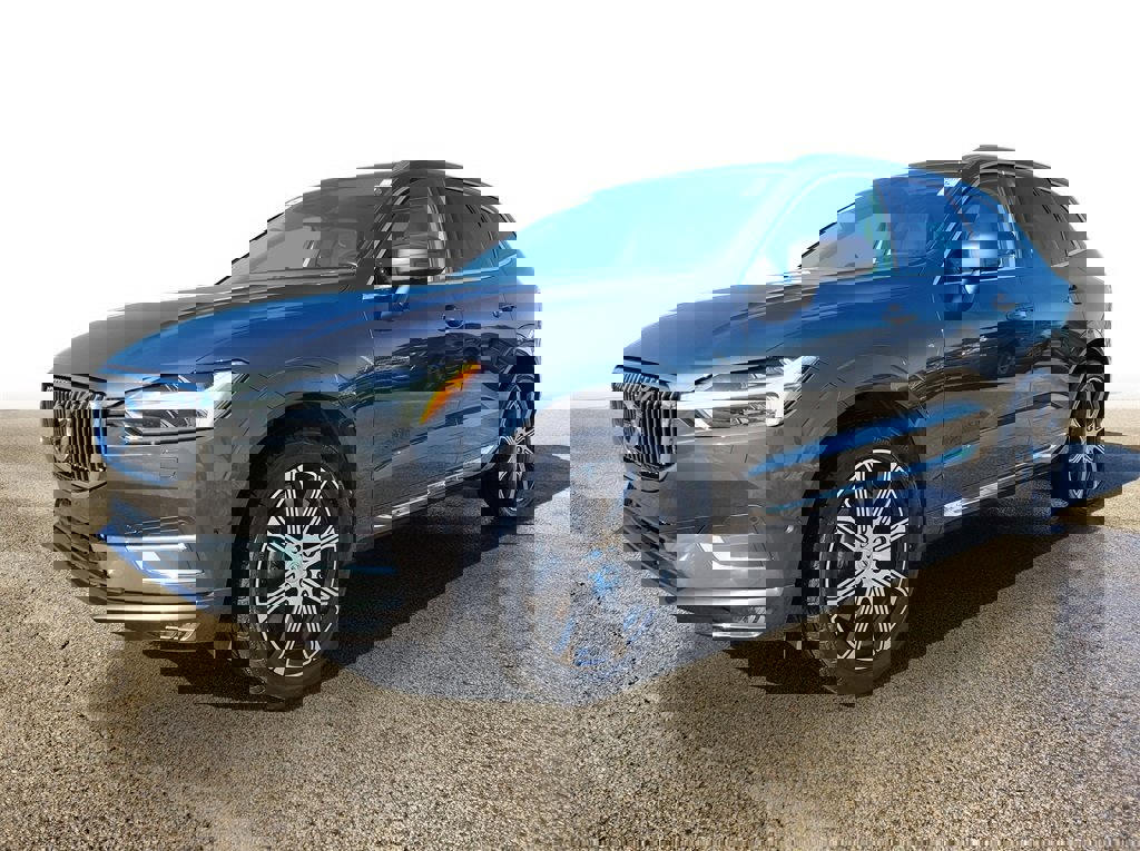 Used 2018 Volvo XC60 T6 Inscription w/ Luxury Seat Package image 2