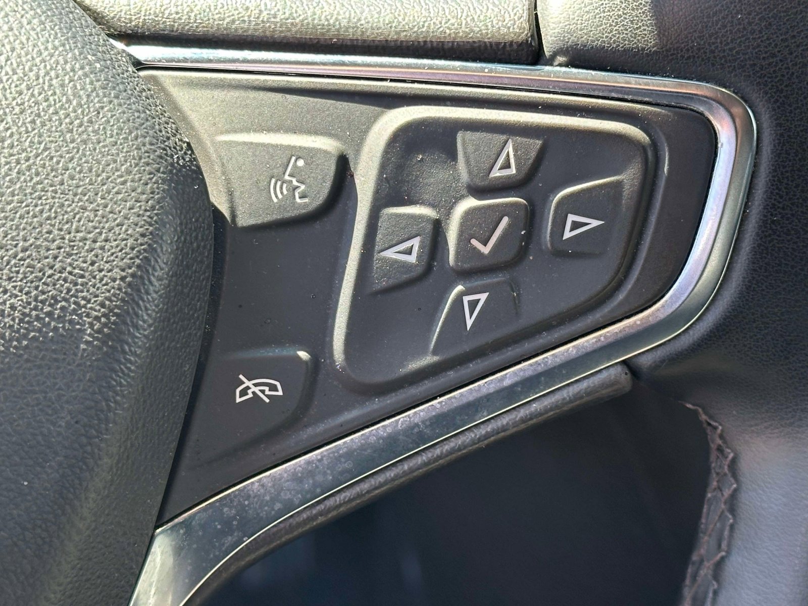 Used 2024 Chevrolet Equinox LT AWD/4WD image 23