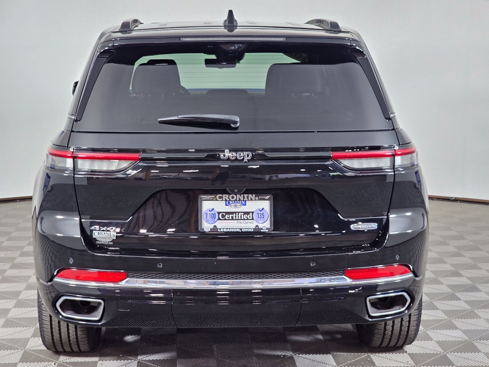 Used 2023 Jeep Grand Cherokee Overland w/ Luxury Tech Group IV AWD/4WD image 40