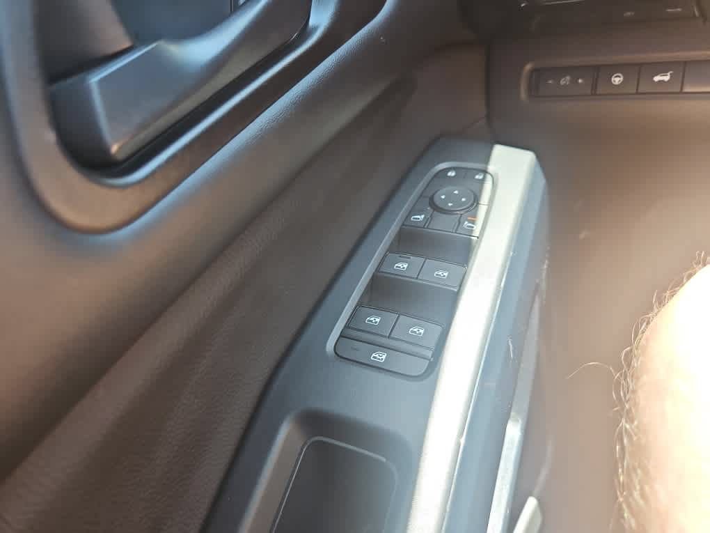 Used 2025 Nissan Pathfinder SV AWD/4WD image 19