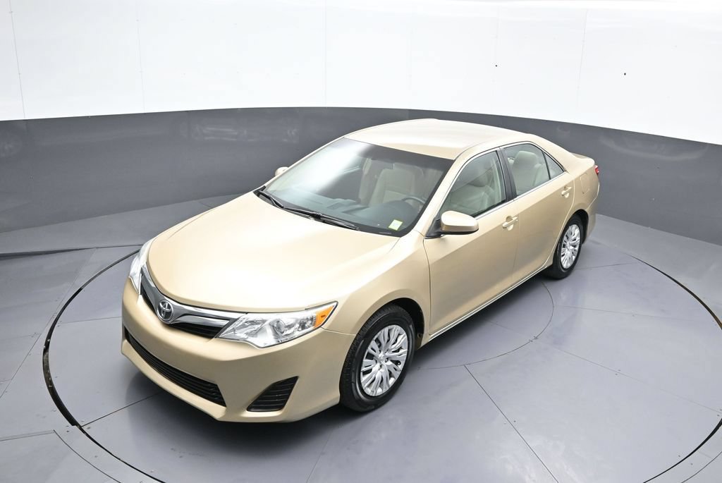 Used 2012 Toyota Camry LE FWD image 32