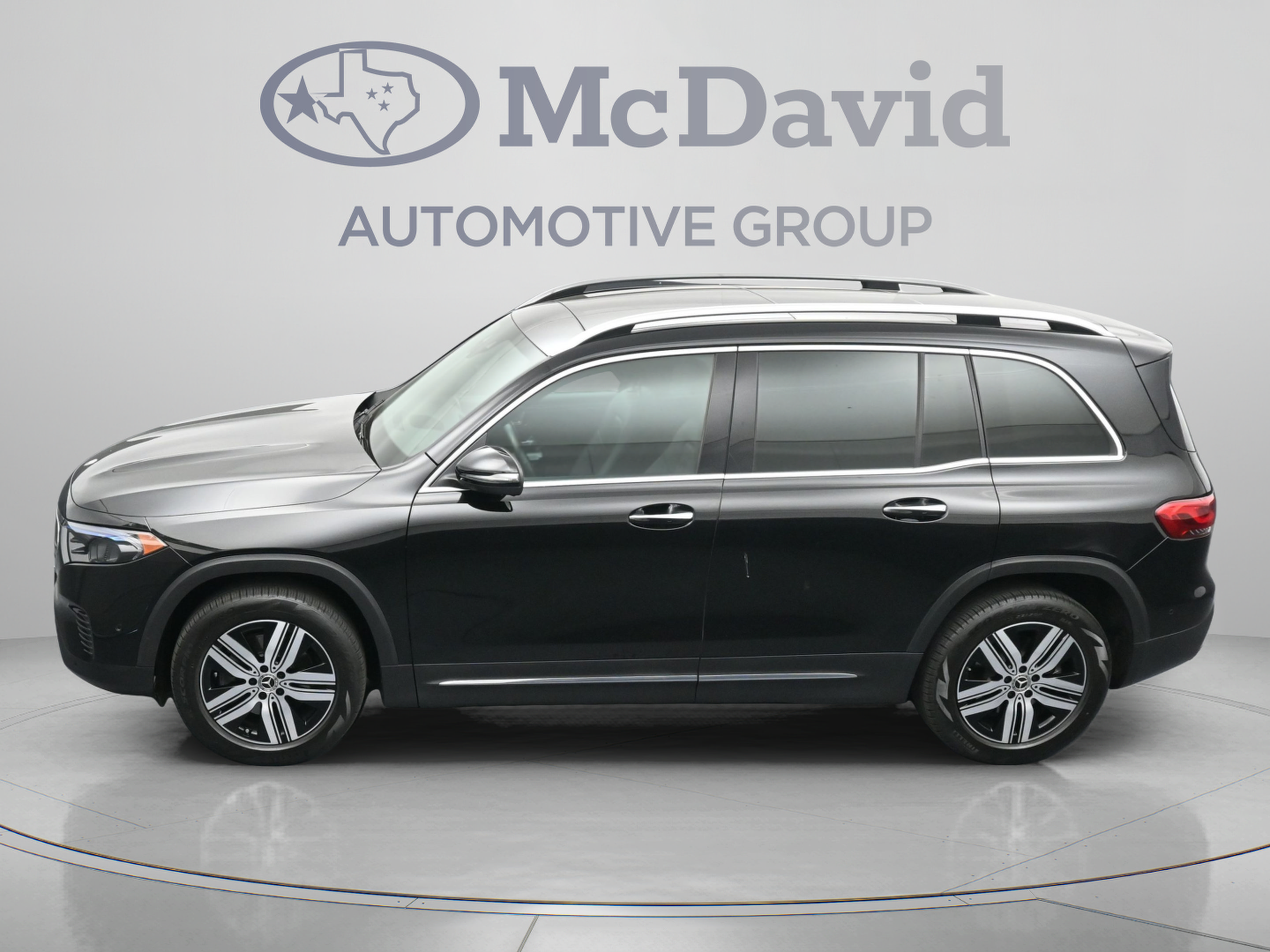 Used 2023 Mercedes-Benz EQB 300 4MATIC image 36