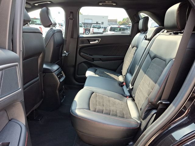 Certified 2024 Ford Edge ST-Line AWD/4WD image 12
