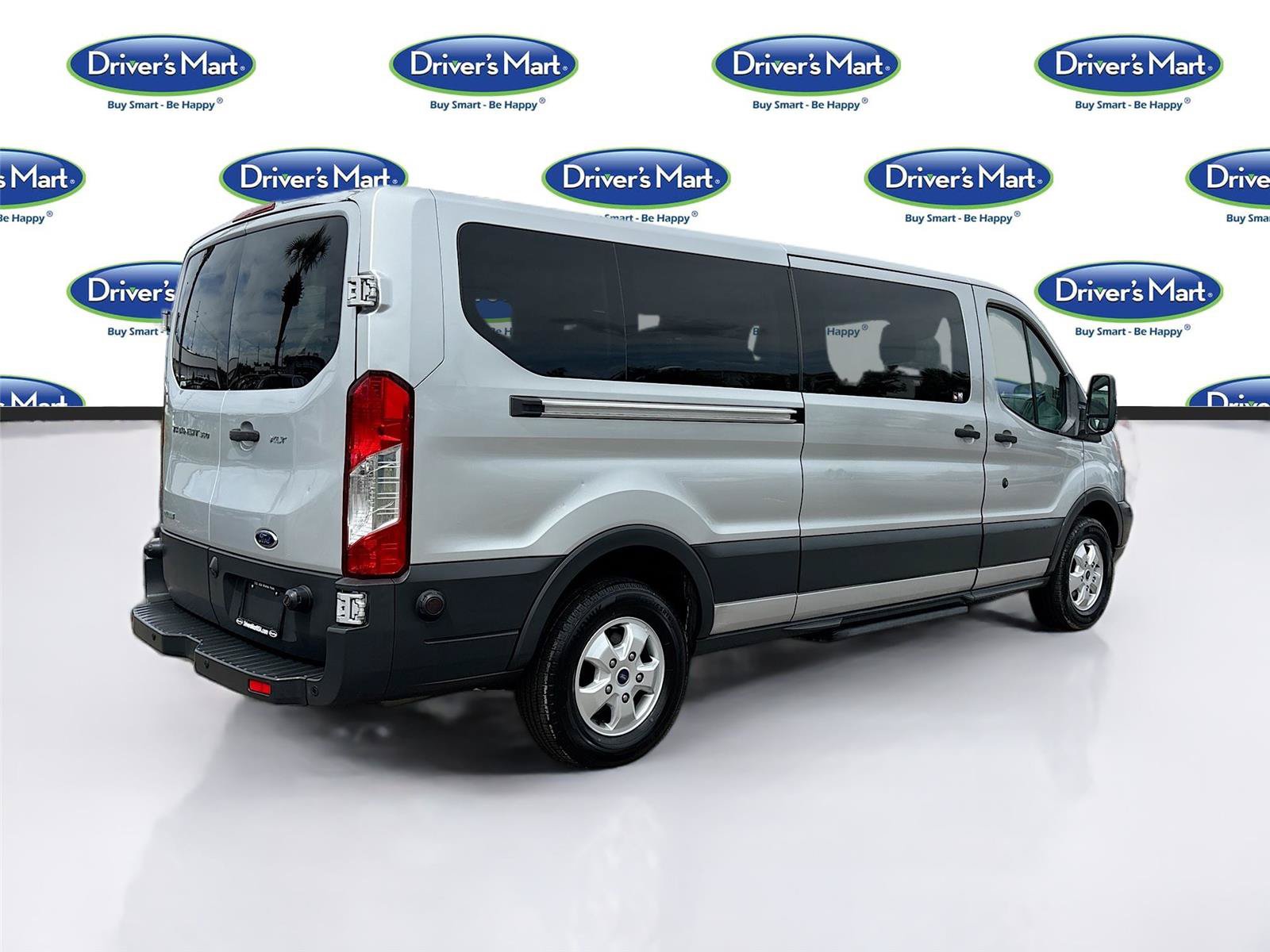 Used 2018 Ford Transit 350 XLT RWD image 7