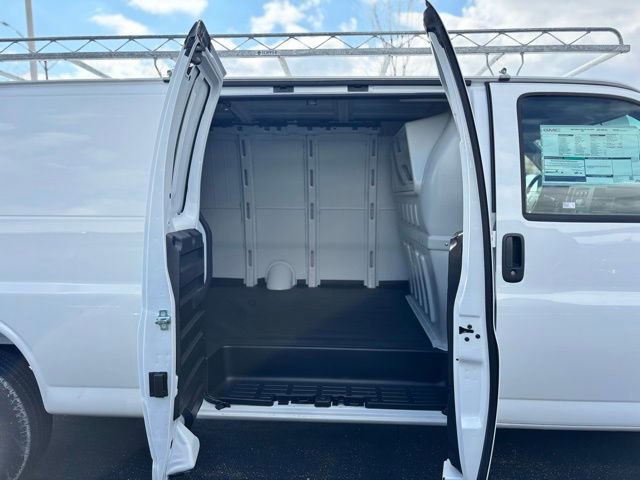 New 2026 GMC Savana 2500 Extended w/ Driver Convenience Package RWD image 20