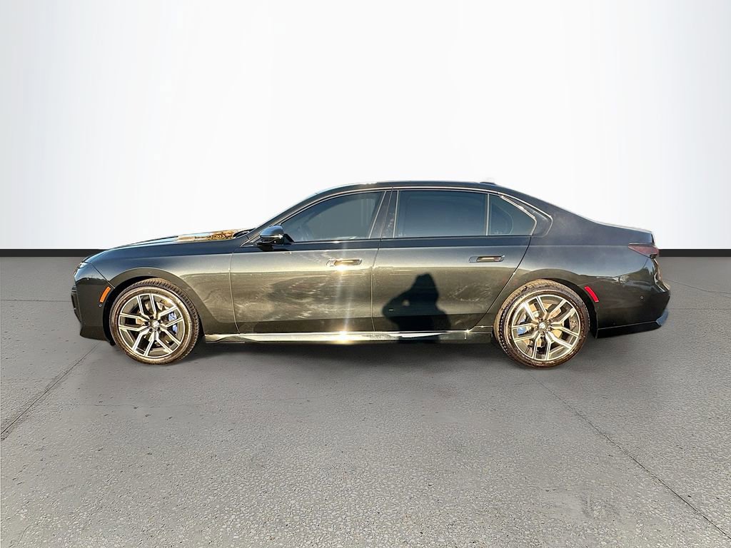 Used 2023 BMW 760i xDrive image 4