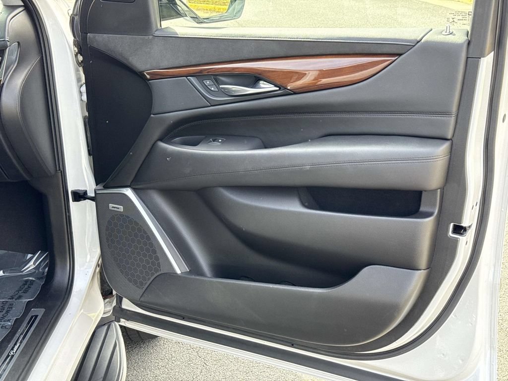 Used 2019 Cadillac Escalade Premium Luxury AWD/4WD image 27
