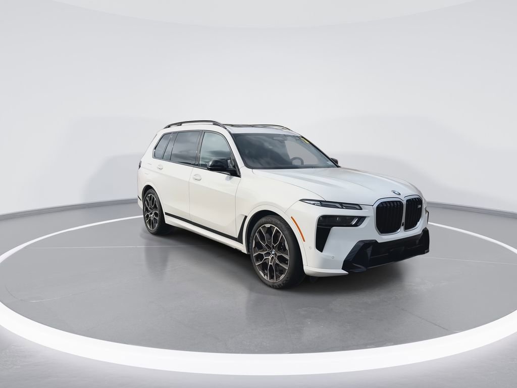 Used 2025 BMW X7 M60i image 2