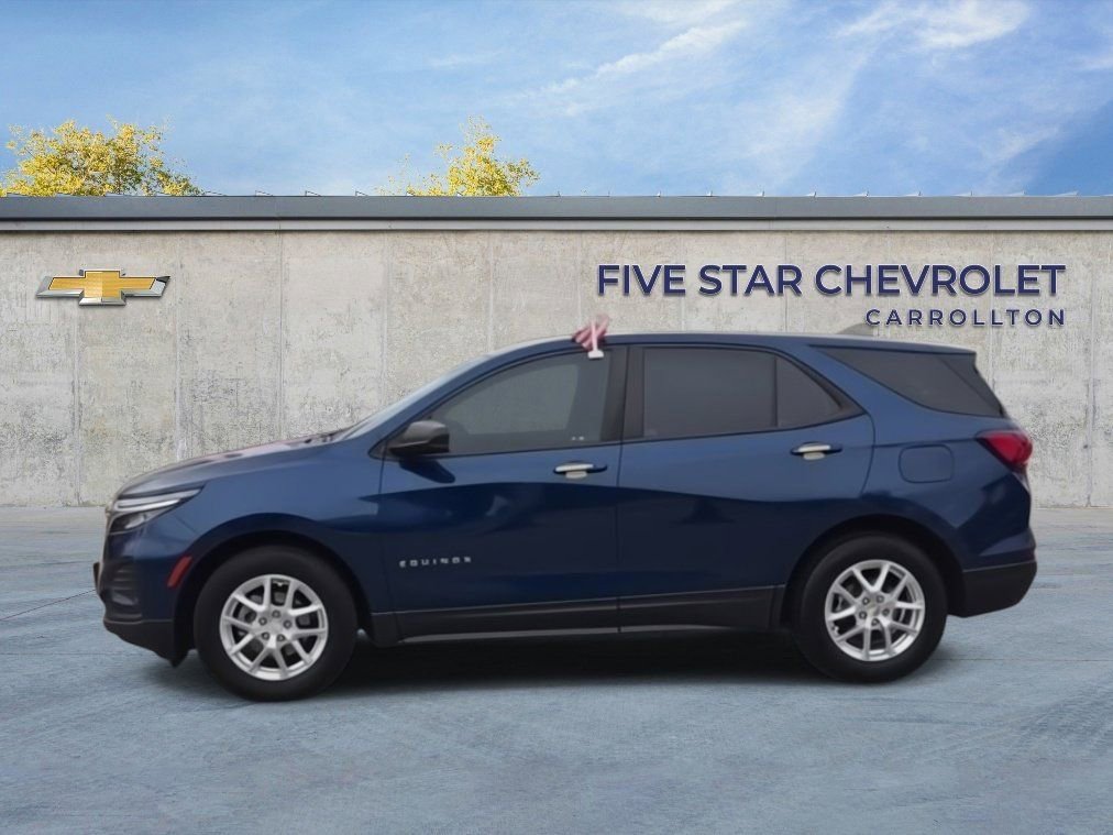Used 2022 Chevrolet Equinox LS w/ Driver Confidence II Package image 4