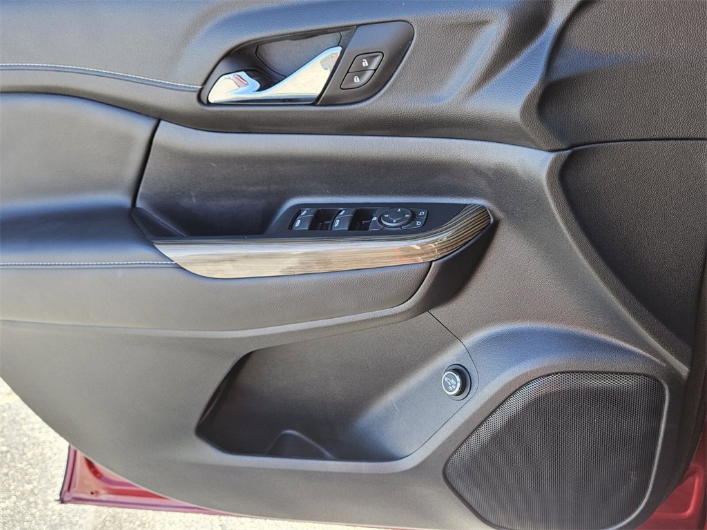 Certified 2023 GMC Acadia SLE w/ Driver Convenience Package image 31