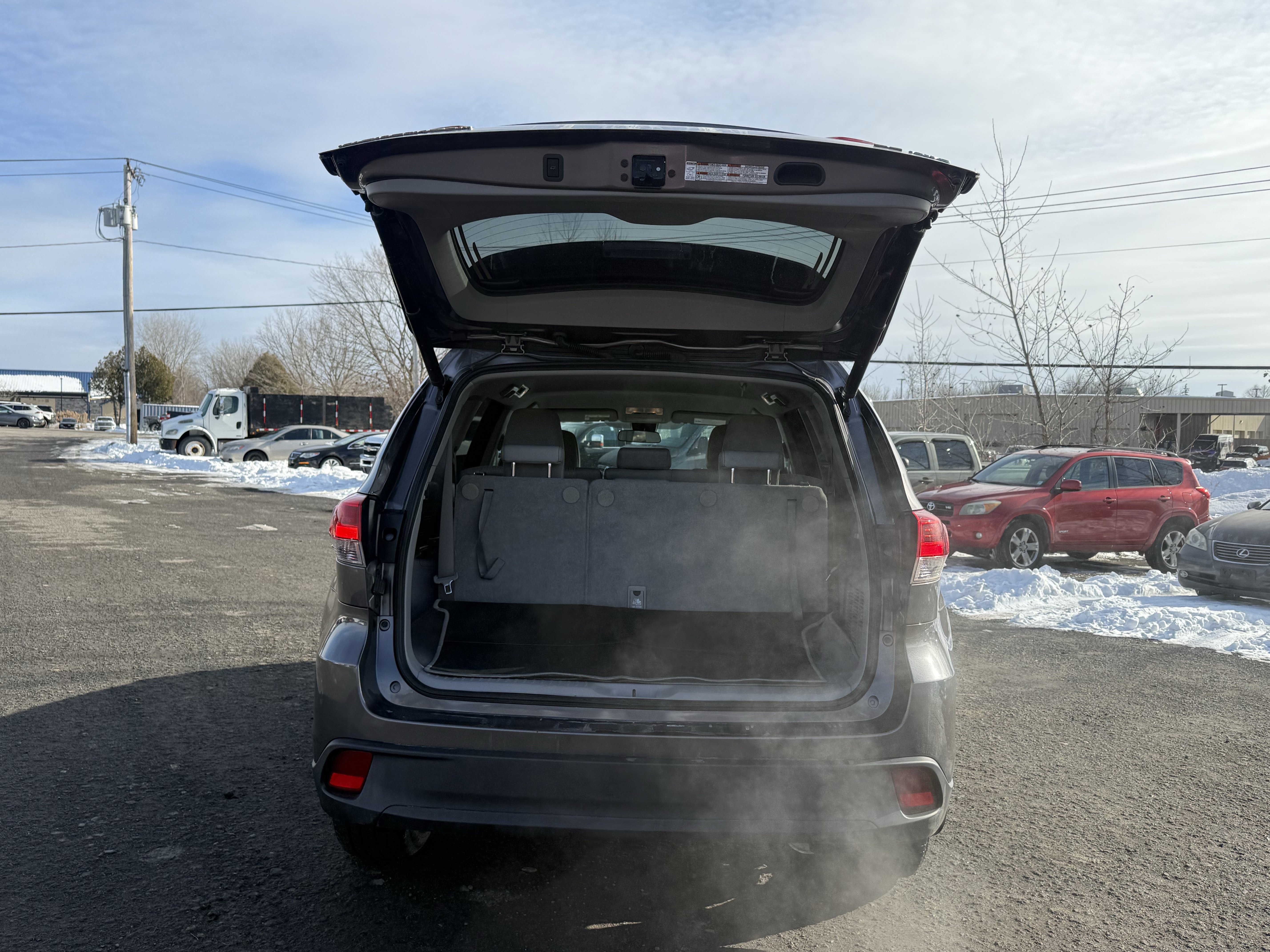 Used 2017 Toyota Highlander Plus image 30