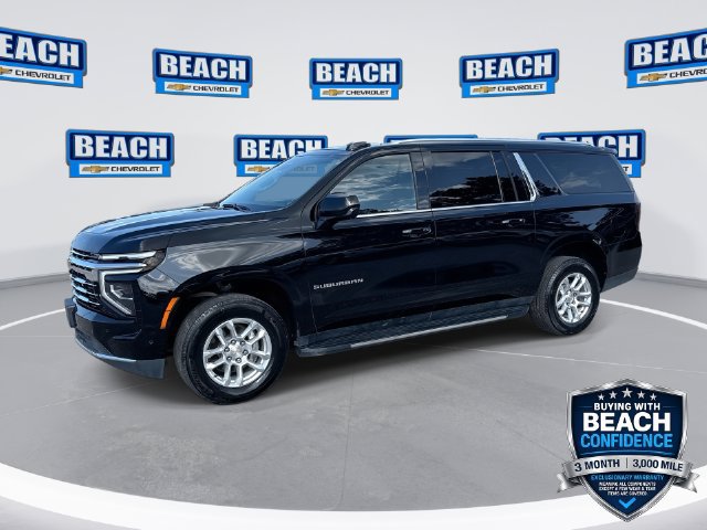 Used 2025 Chevrolet Suburban LT AWD/4WD image 1