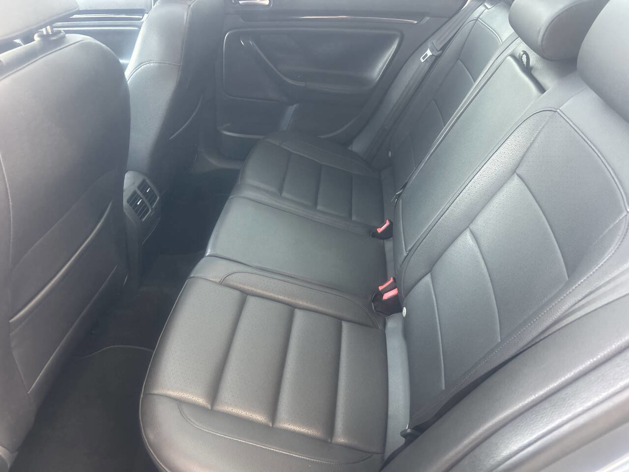 Used 2012 Volkswagen Jetta TDI image 12