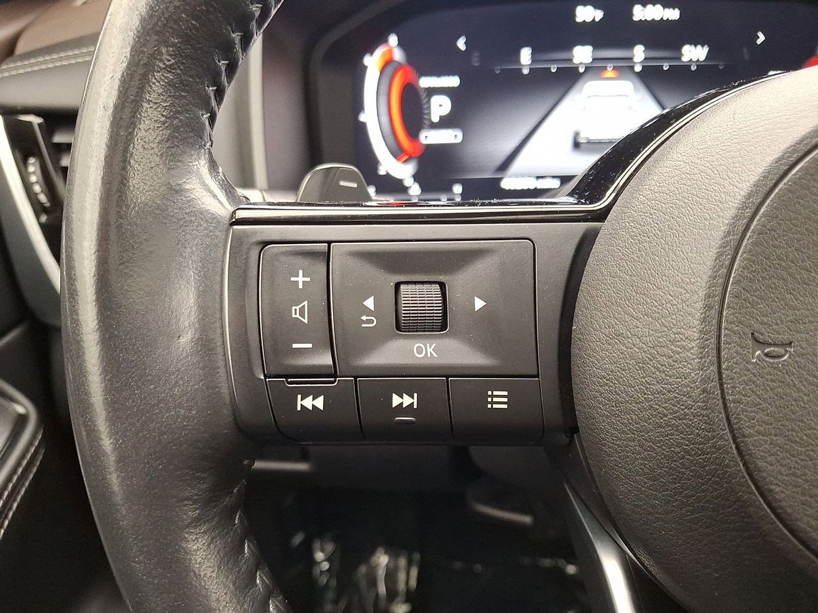 Used 2021 Nissan Rogue Platinum image 17