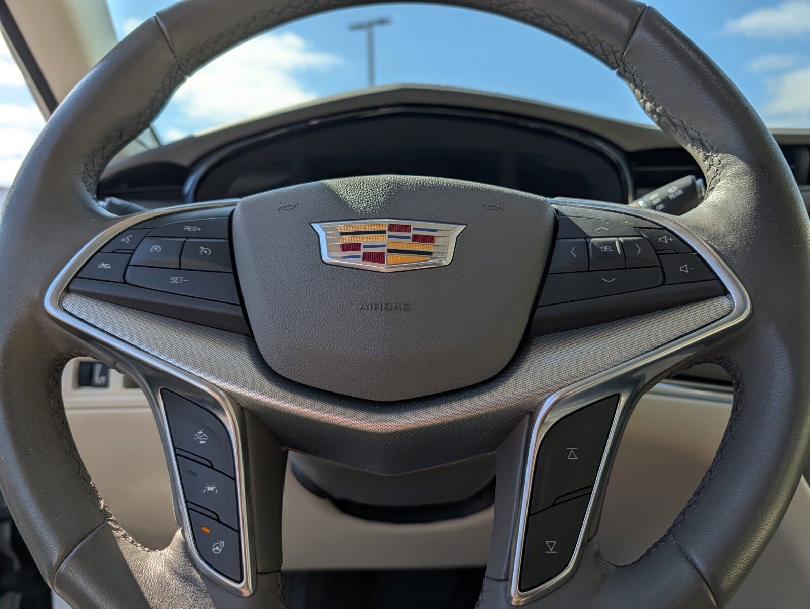 Used 2021 Cadillac XT5 Premium Luxury image 37