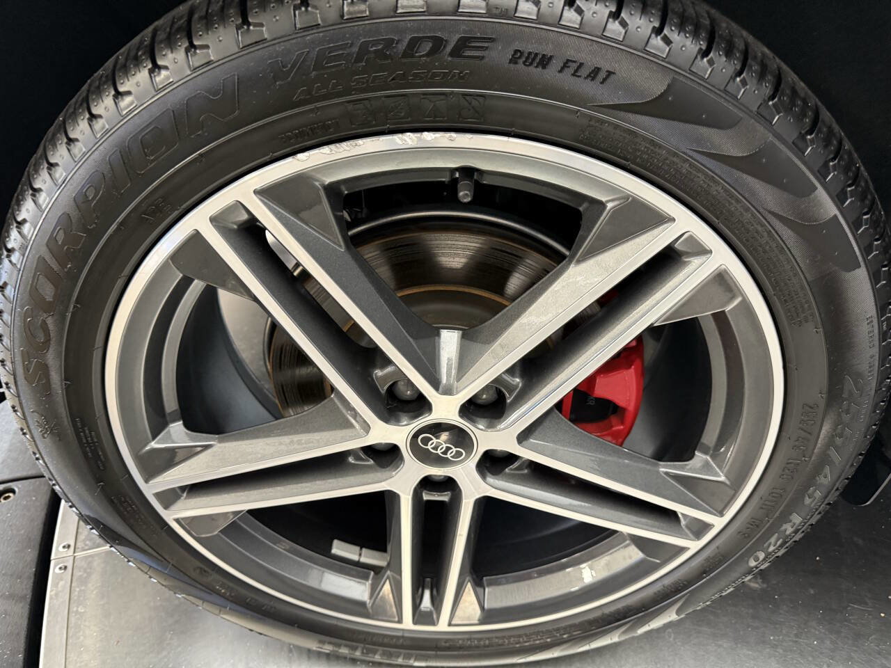 Used 2024 Audi Q5 e Prestige w/ Prestige Package image 31