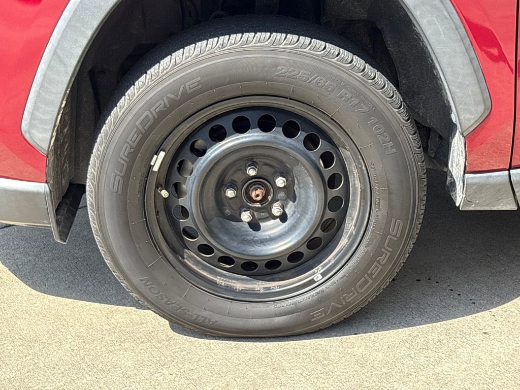 Used 2019 Toyota RAV4 LE image 11