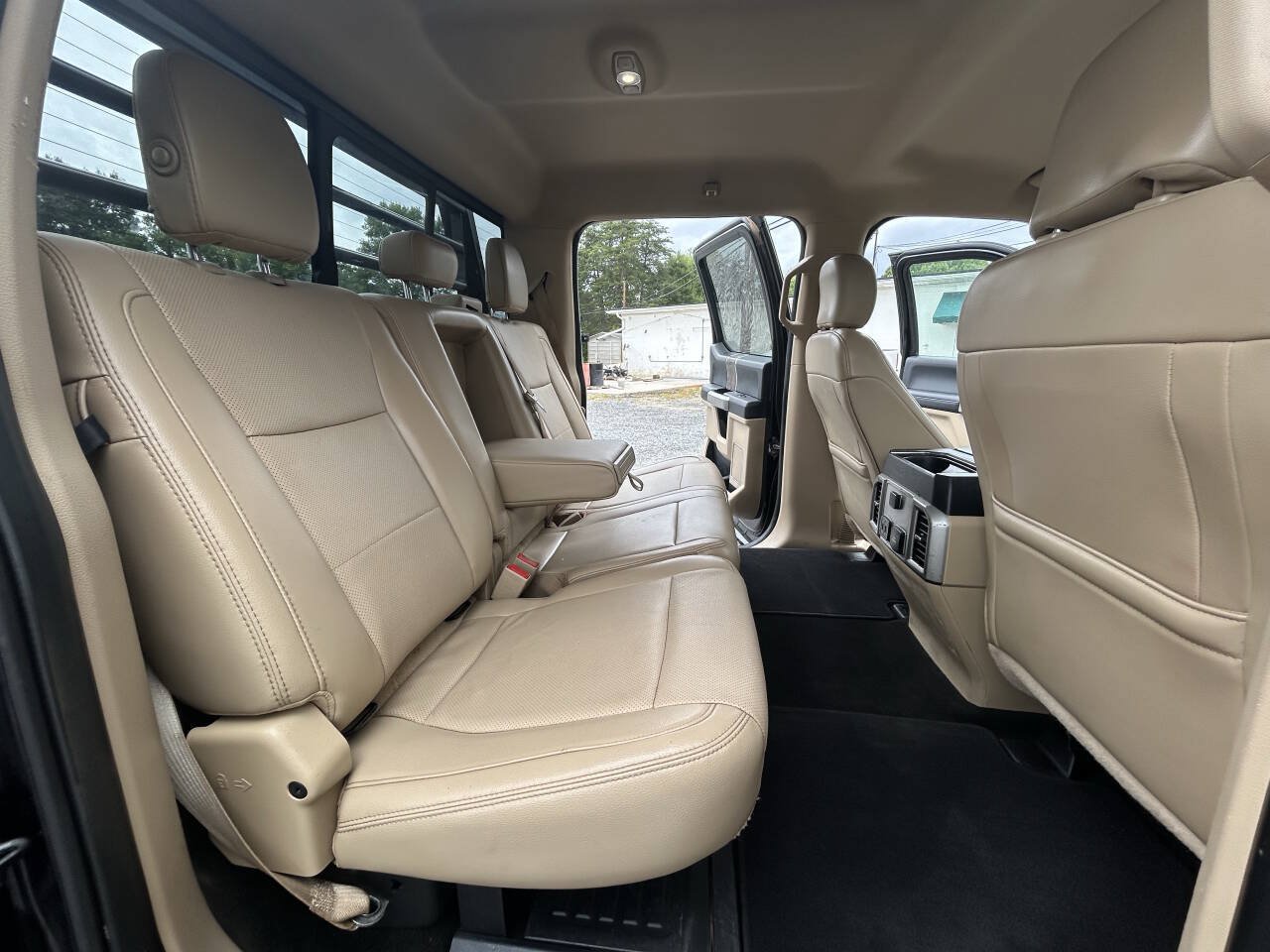 Used 2018 Ford F350 Lariat w/ FX4 Off-Road Package AWD/4WD image 24