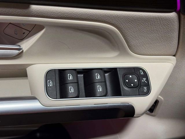 Used 2025 Mercedes-Benz GLB 250 4MATIC image 22