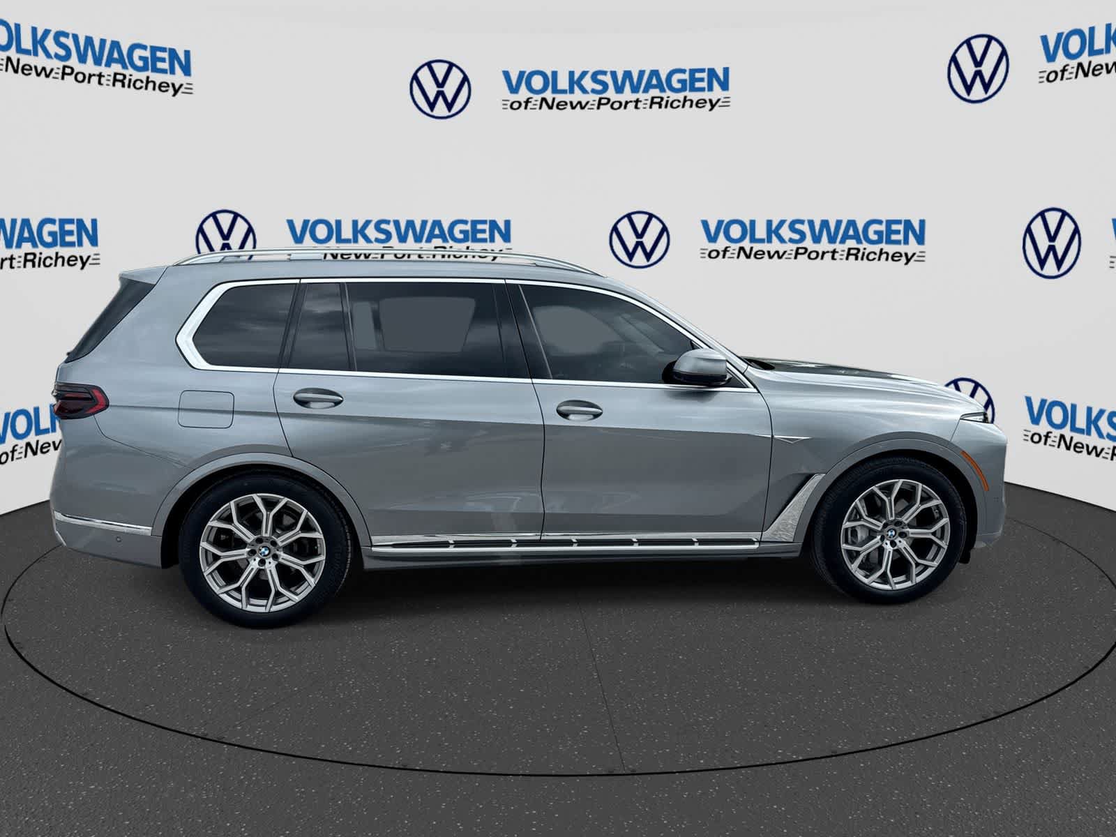 Used 2024 BMW X7 xDrive40i AWD/4WD image 15