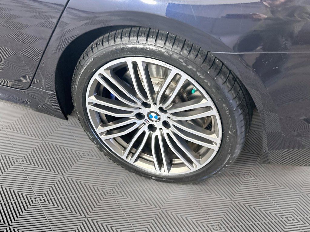Used 2020 BMW M550i xDrive AWD/4WD image 40
