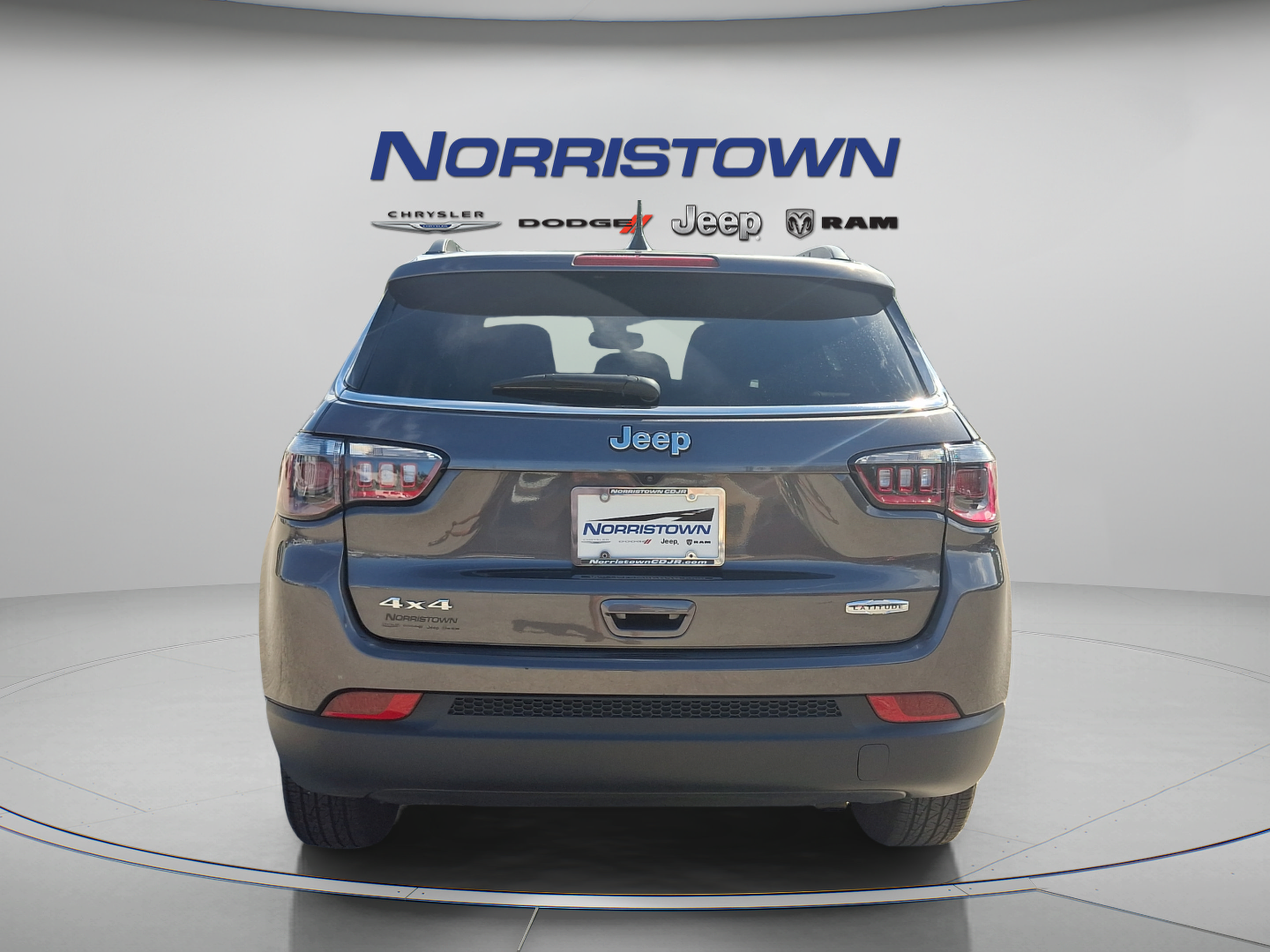 Certified 2023 Jeep Compass Latitude w/ Sun and Sound Group AWD/4WD image 5