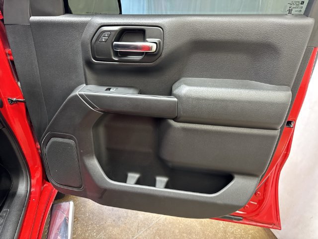 Used 2019 Chevrolet Silverado 1500 Custom w/ Custom Convenience Package AWD/4WD image 24