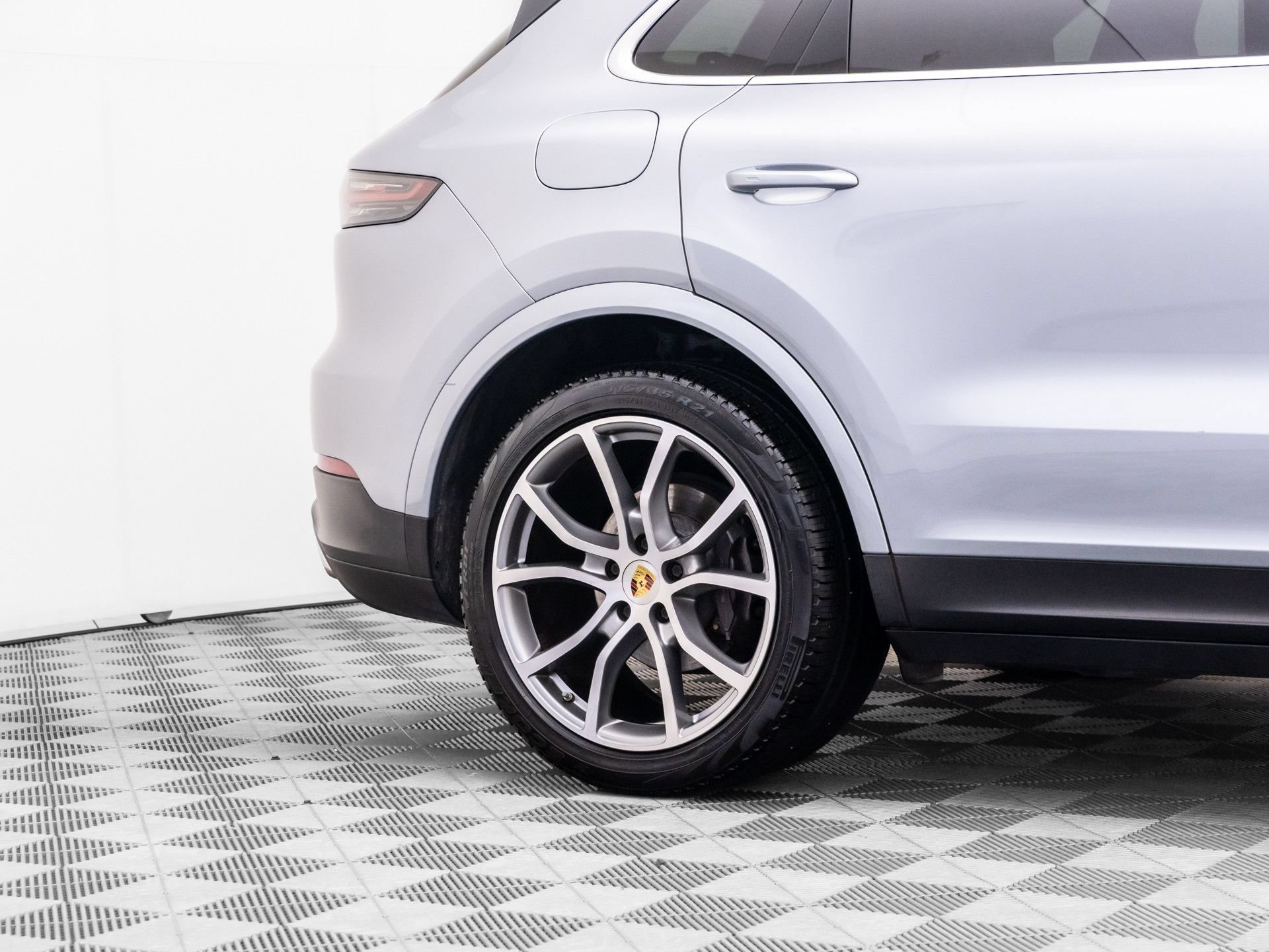 Certified 2023 Porsche Cayenne AWD/4WD image 37