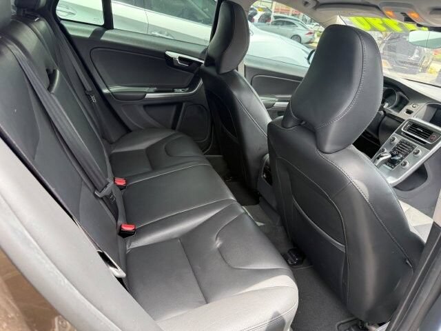 Used 2018 Volvo V60 T5 Cross Country AWD/4WD image 14