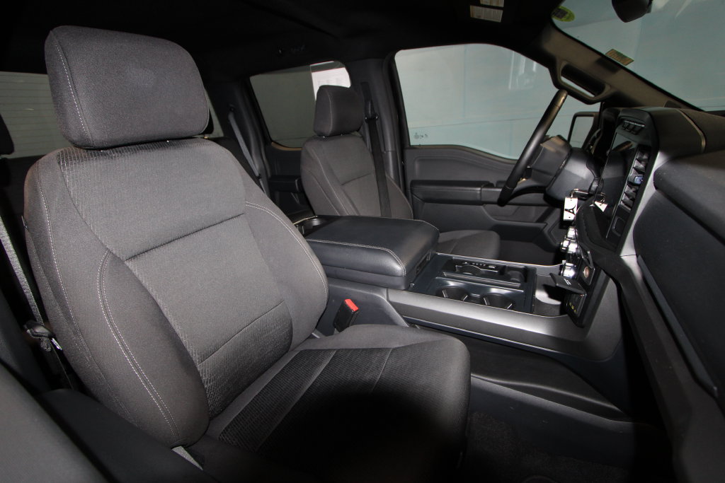Used 2024 Ford F150 XLT w/ XLT Black Appearance Package RWD image 21