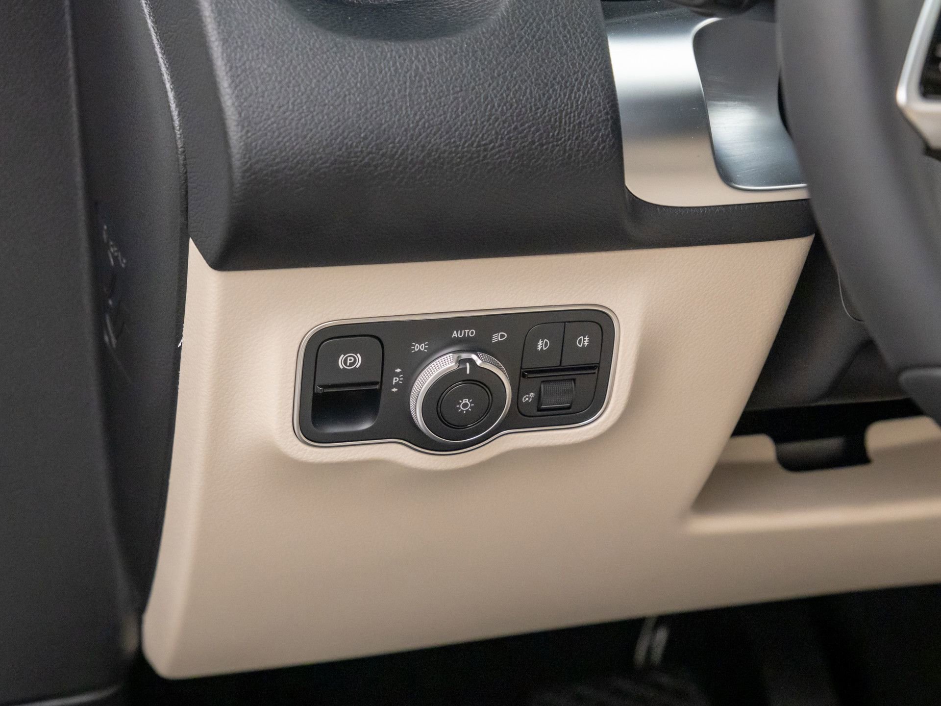 Certified 2025 Mercedes-Benz GLB 250 4MATIC image 20