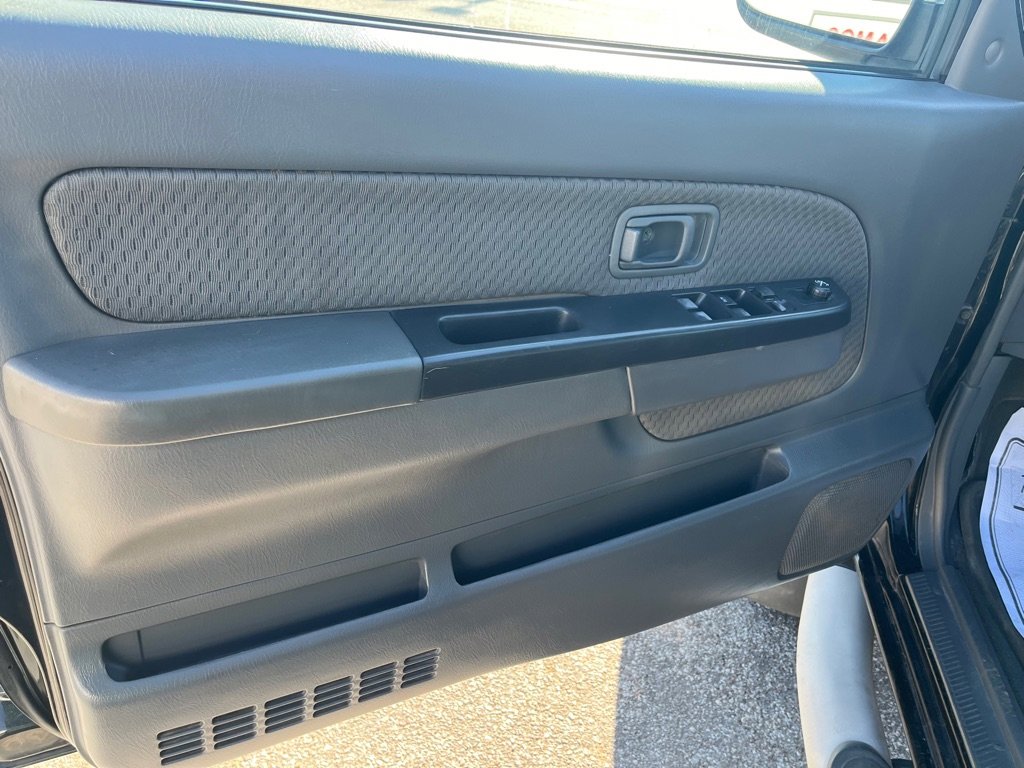 Used 2004 Nissan Xterra XE image 23