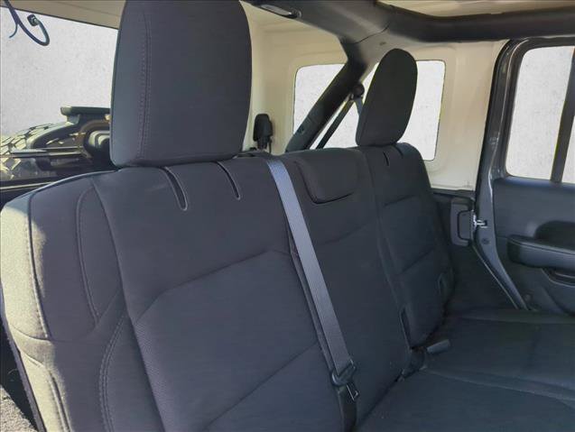 Used 2019 Jeep Wrangler Unlimited Sahara AWD/4WD image 27