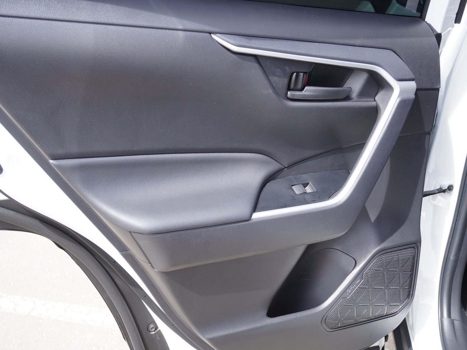 Used 2025 Toyota RAV4 LE AWD/4WD image 12