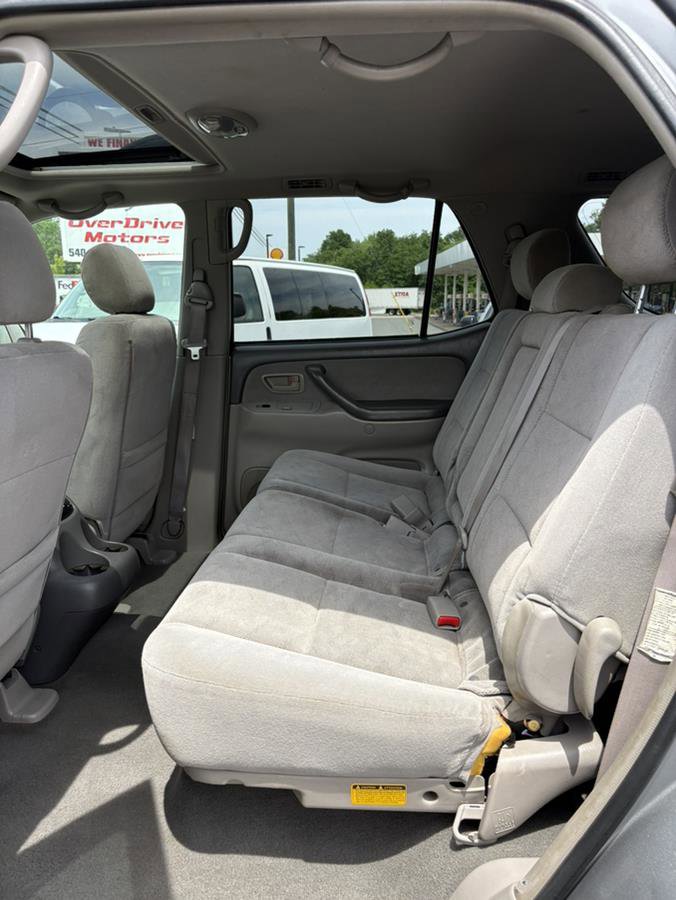 Used 2005 Toyota Sequoia SR5 AWD/4WD image 11