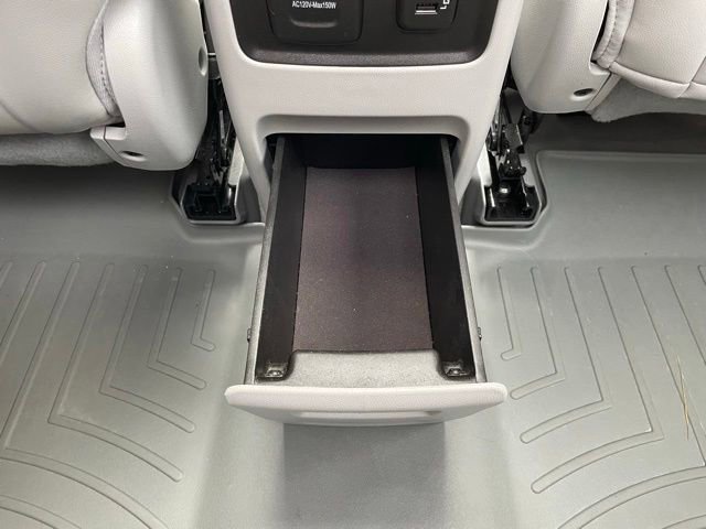 Used 2019 GMC Acadia SLT AWD/4WD image 30