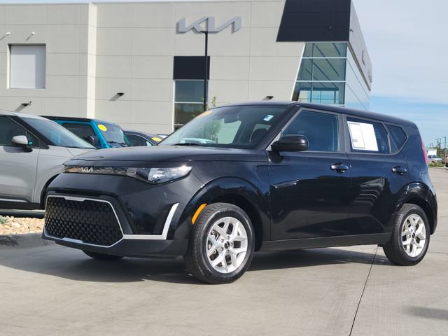 Certified 2025 Kia Soul LX w/ LX Technology Package FWD image 1