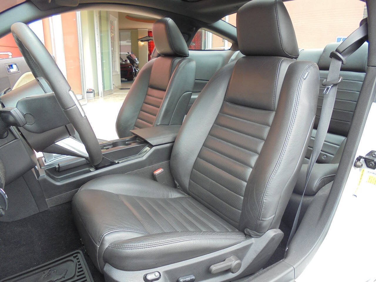 Used 2009 Ford Mustang GT RWD image 8