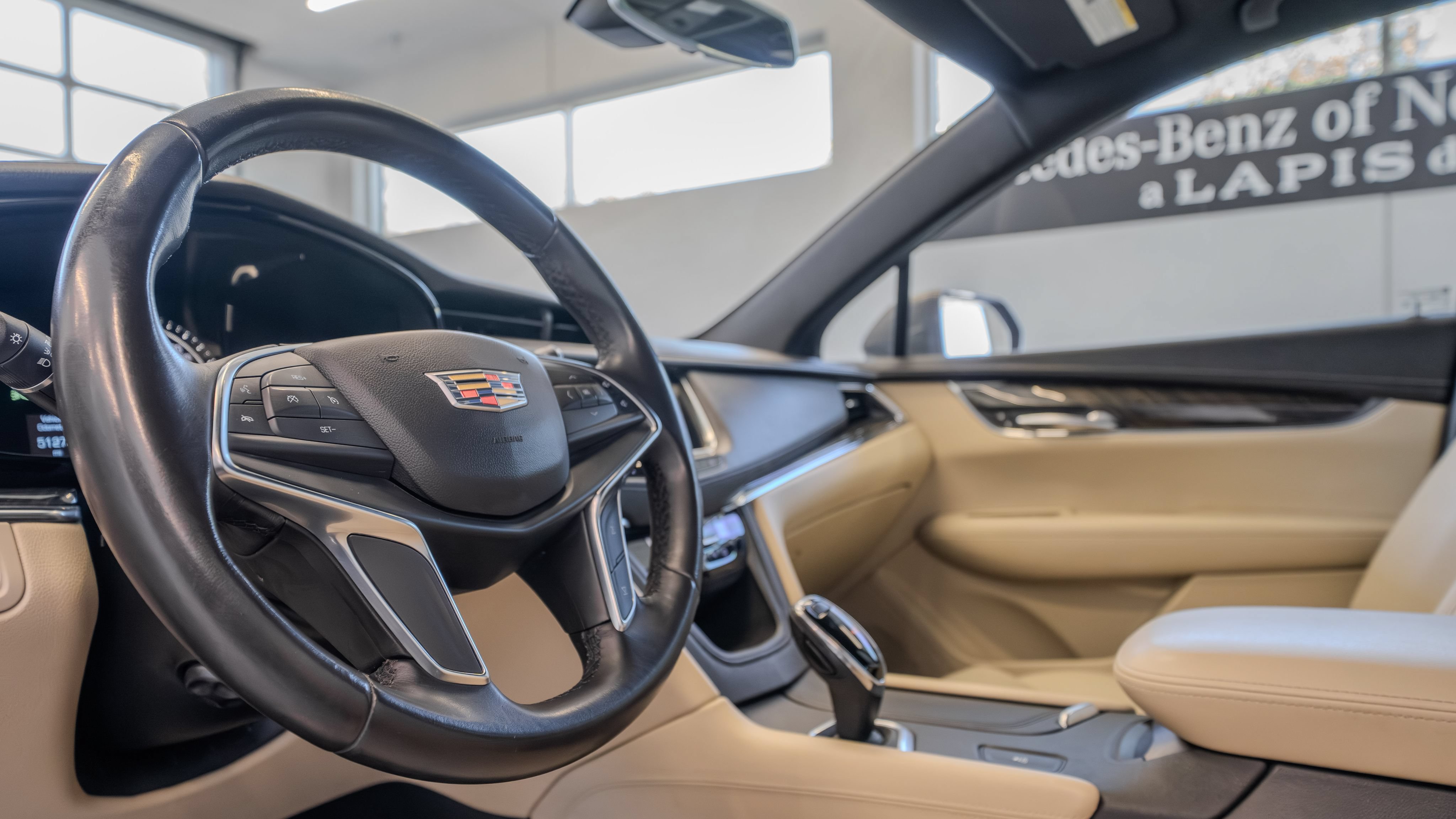 Used 2018 Cadillac XT5 FWD w/ LPO, Wheel Lock Package image 7