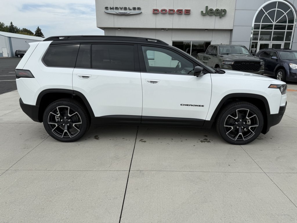 New 2026 Jeep Cherokee Overland w/ Trailer Tow Group AWD/4WD image 9