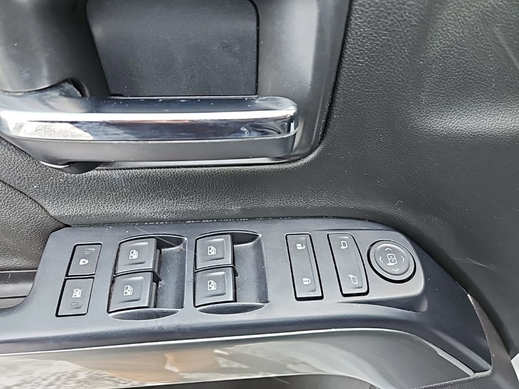 Used 2018 Chevrolet Silverado 1500 LT w/ LT Eassist Package image 11
