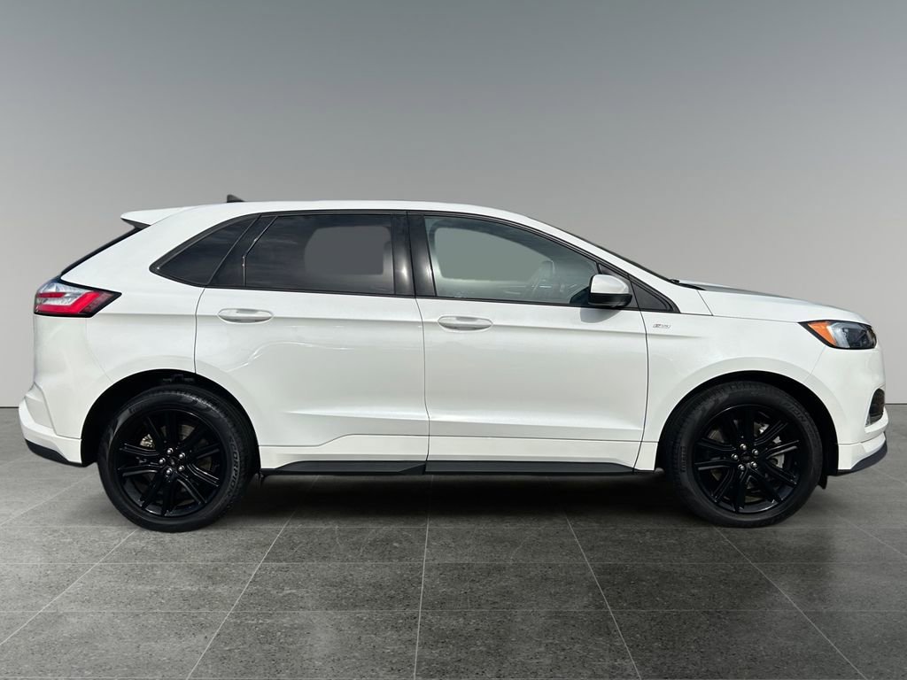 Used 2022 Ford Edge ST-Line w/ Class II Trailer Tow Package AWD/4WD image 9
