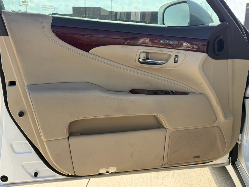 Used 2011 Lexus LS 460 w/ Luxury Value Edition RWD image 24