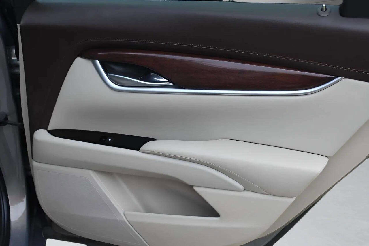 Used 2017 Cadillac XTS Luxury w/ Driver Awareness Package image 14