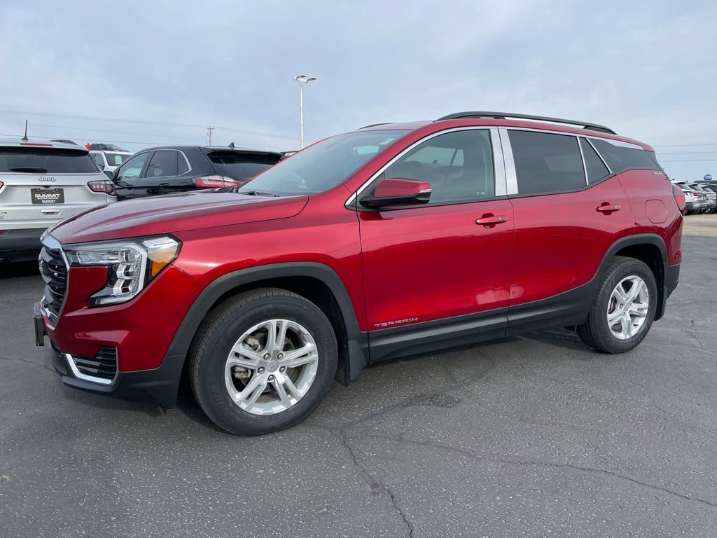 Used 2022 GMC Terrain SLE w/ Driver Convenience Package image 6