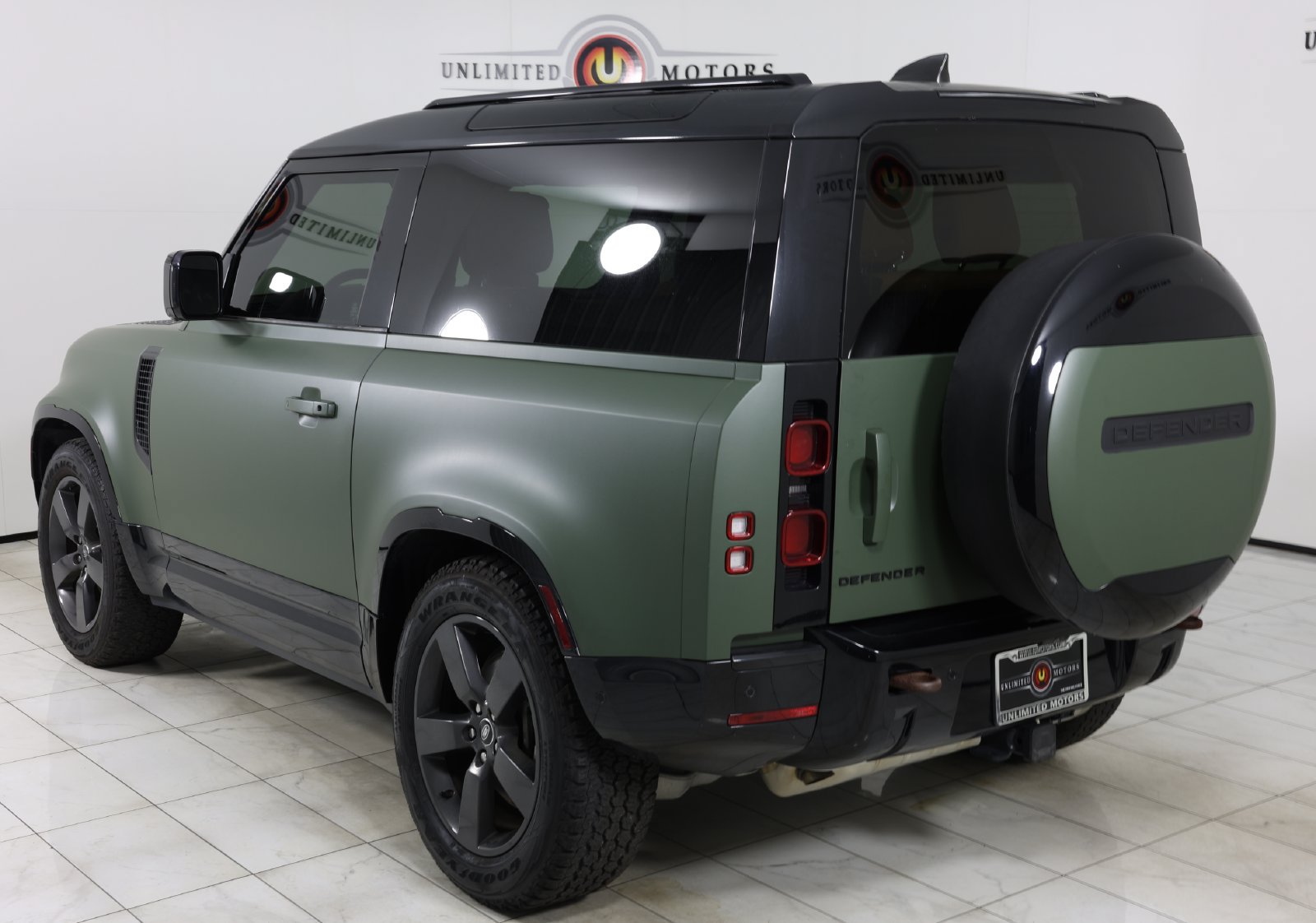 Used 2023 Land Rover Defender 90 SE AWD/4WD image 4