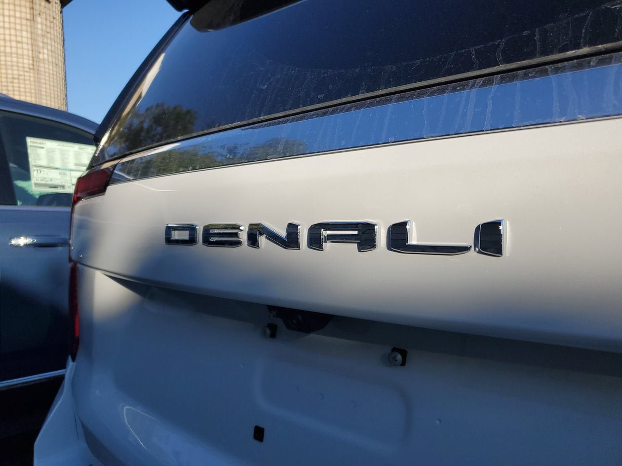 New 2026 GMC Yukon XL Denali w/ Sun & Power Step Package RWD image 9